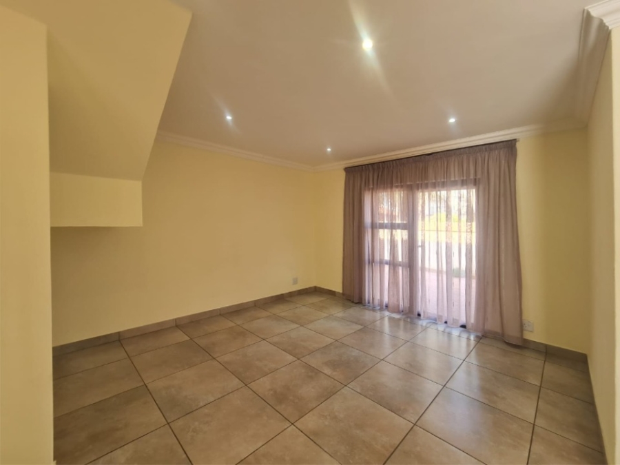 To Let 4 Bedroom Property for Rent in Melodie North West